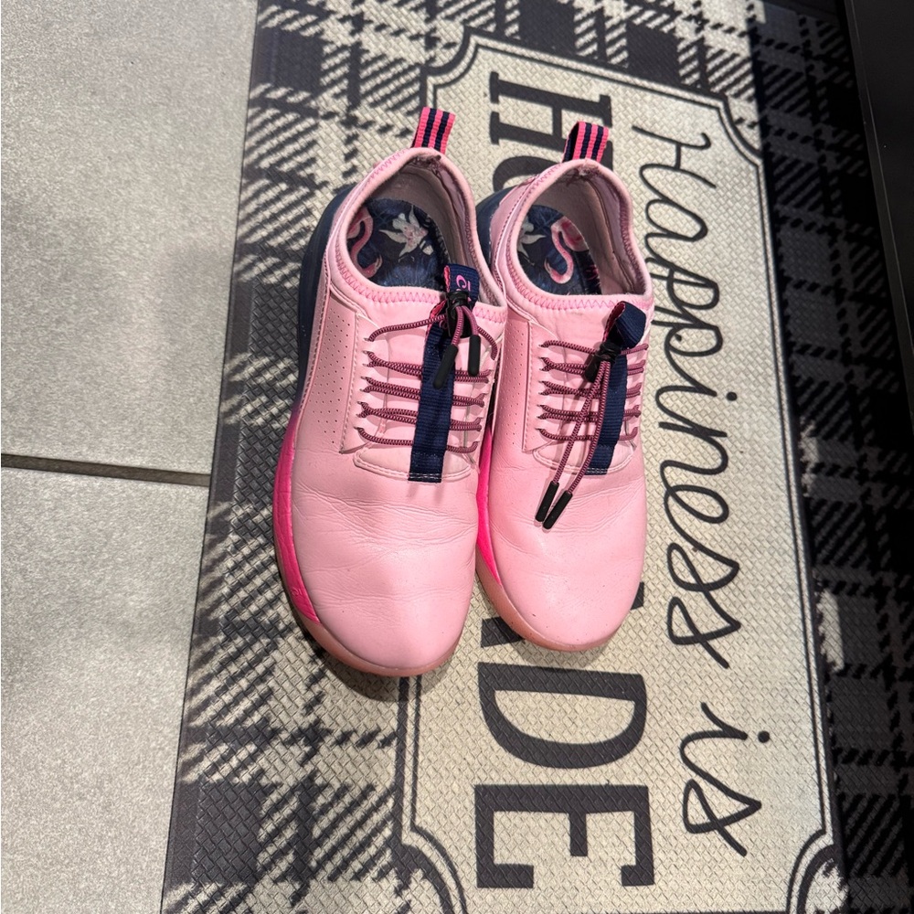 Clove shoes in miami pink W7.5